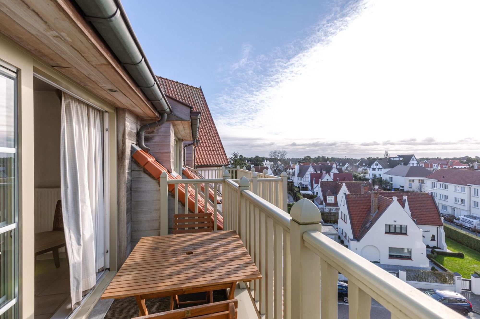 Charming Spacious Duplex Apt With Private Parking In Knokke Daire Dış mekan fotoğraf